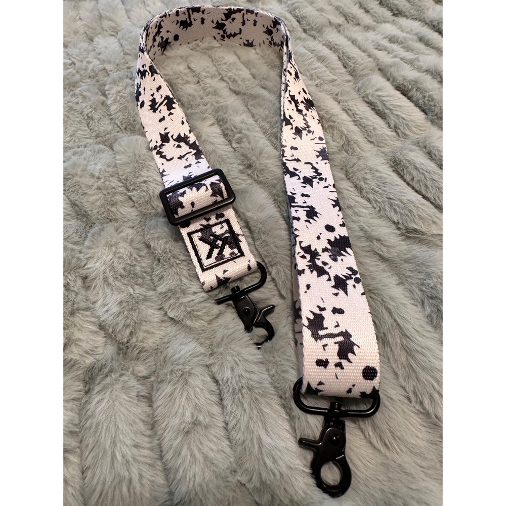 Thread Wallet Bag Strap - B&W Floral